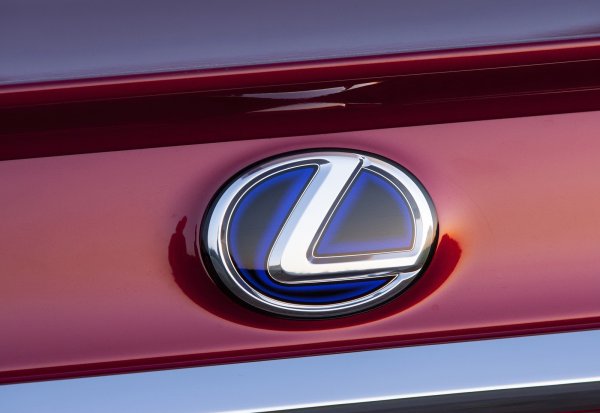 Лексус лого