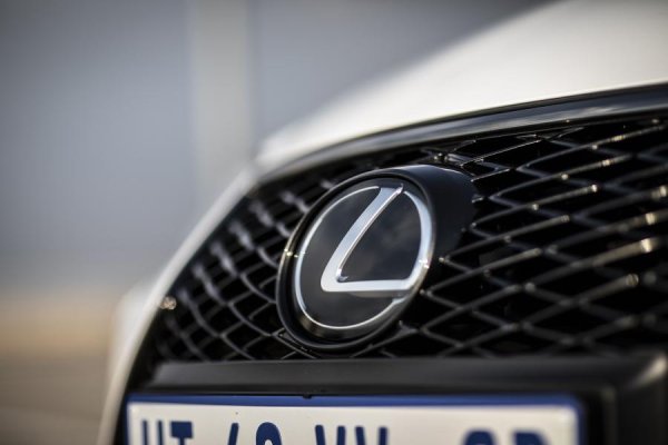 Марка машины Лексус