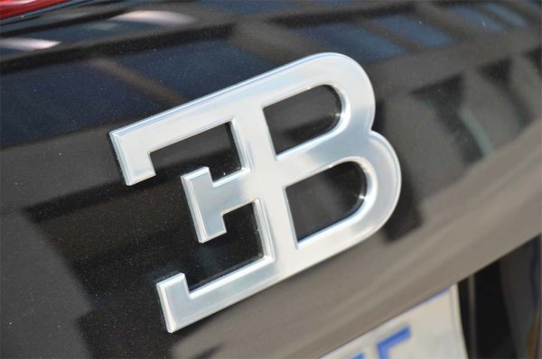 Значок Бугатти Вейрон