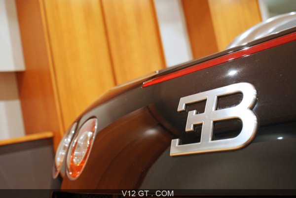 Значок Бугатти ЧИРОН