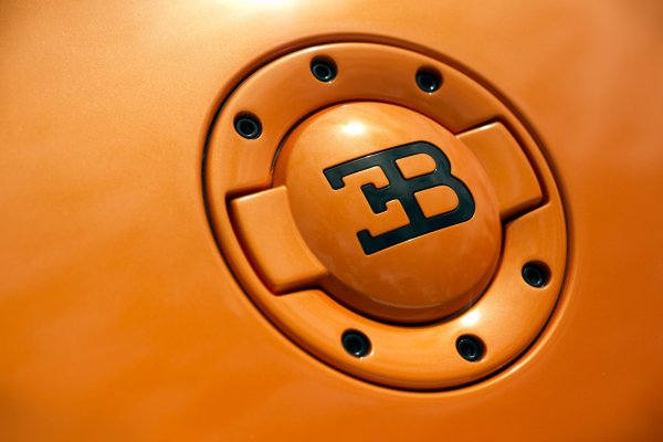 Bugatti логотип автомобиля