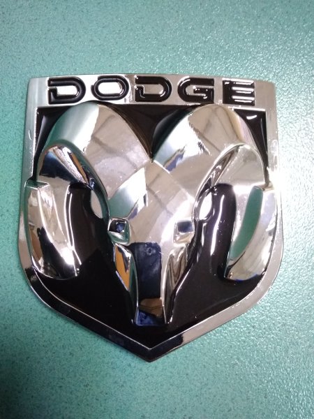 Додж эмблема