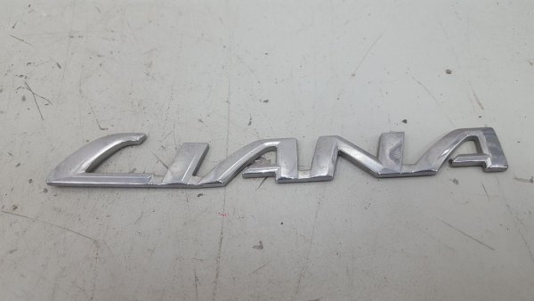 Сузуки Лиана значок