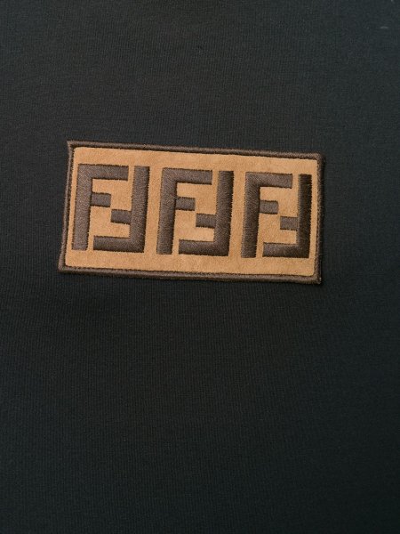 Fendi знак 2002 год
