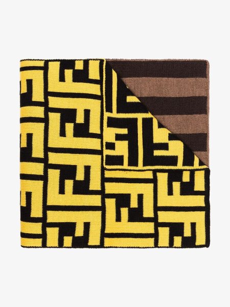 Fendi надпись