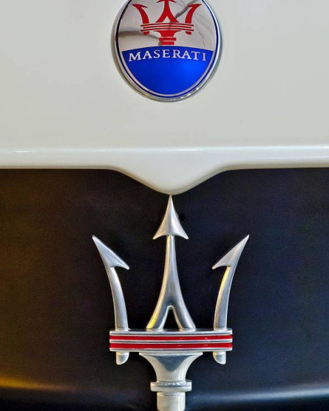 Знак, знак, знак Мазератти.