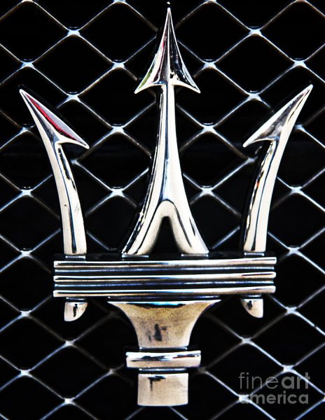 Знак Мазерати