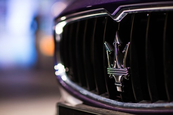 Maserati трезубец
