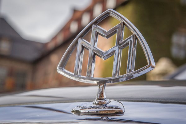 Майбах значок