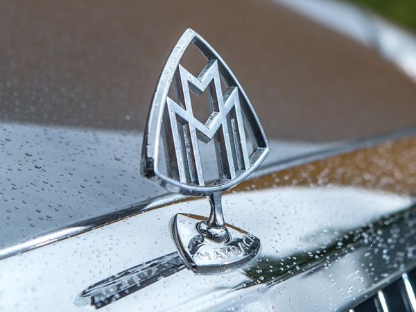 Эмблема Майбаха Мерседес