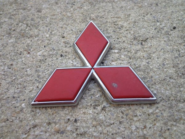 Эмблема Митсубиси Лансер 9