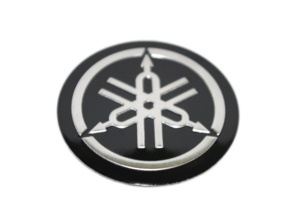 Логотип Ямаха на бак