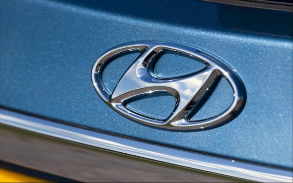 Hyundai i10 logo