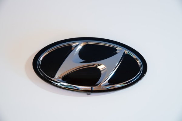 Хендай значок круглый