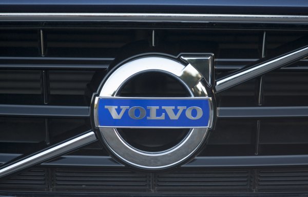 Новый логотип Вольво