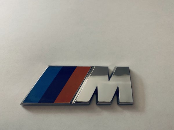 Е34 эмблема м