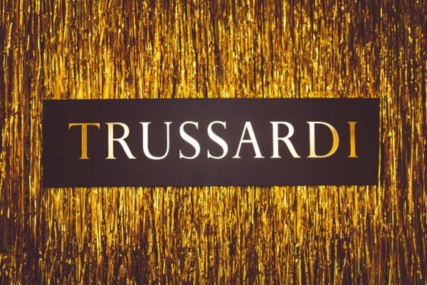 Trussardi логотип