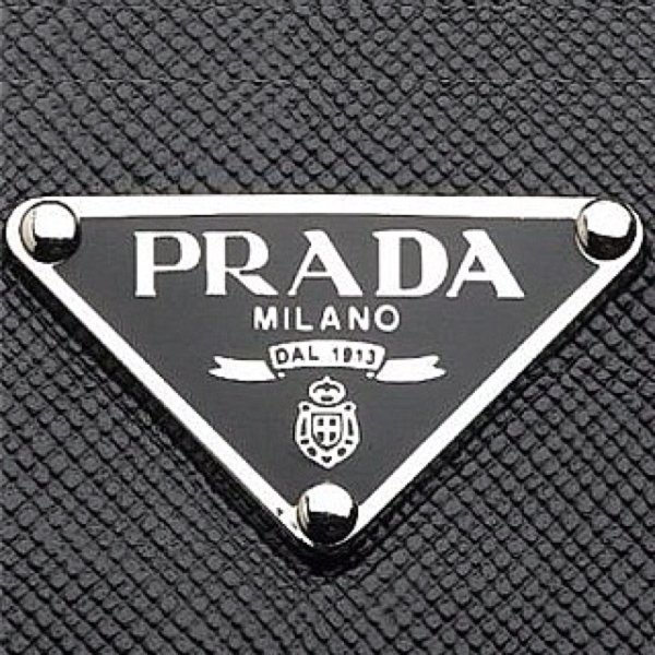 Prada логотип бренда