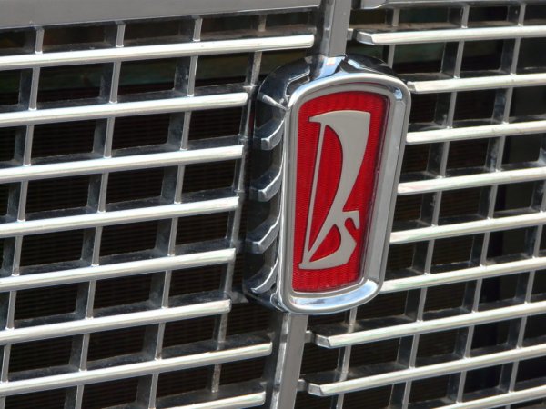 Волжский автомобильный завод (АВТОВАЗ) логотип