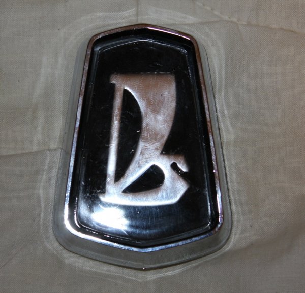 Значок ВАЗ 2111