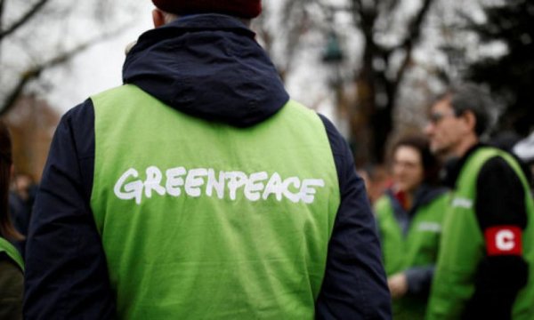 Активисты Гринпис