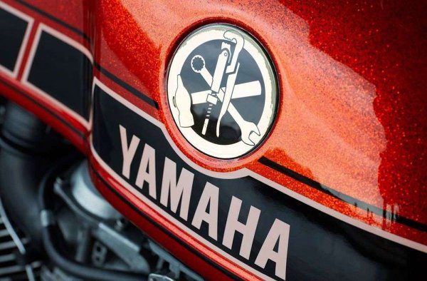 Yamaha лого 1898