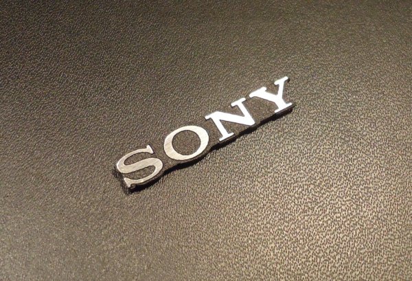 Sony лейбл