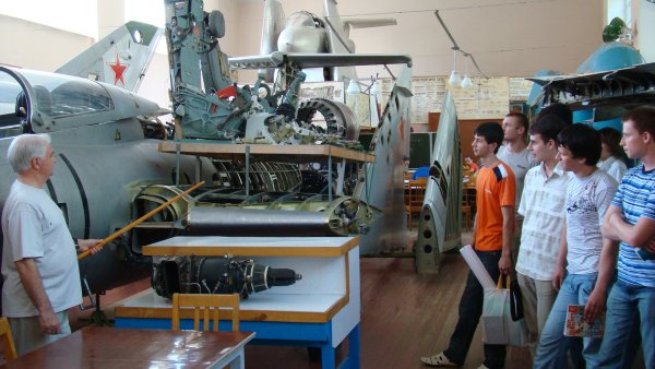 Московский авиационный институт эмблема