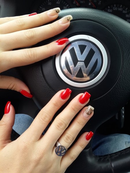 Маникюр с автомобильной тематикой