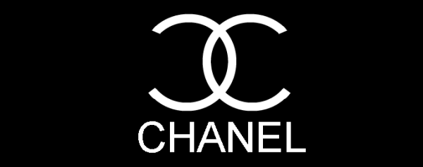 Надпись Шанель на черном фоне