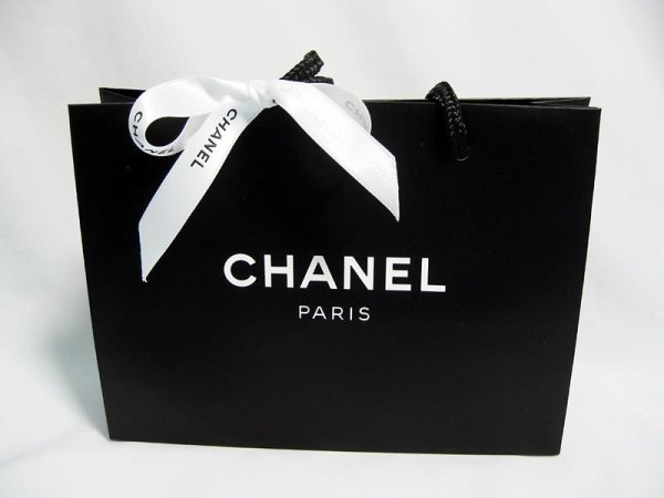 Брошка Шанель