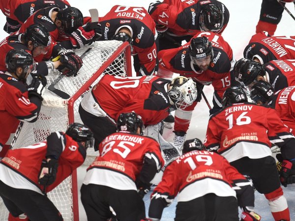 Авангард хоккейный клуб