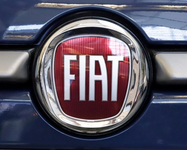 Fiat Chrysler Automobiles логотип