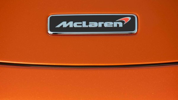 Макларен значок