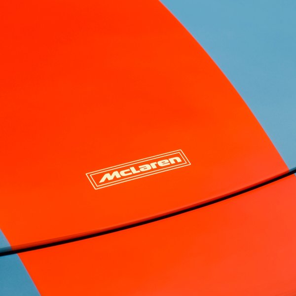 Макларен значок