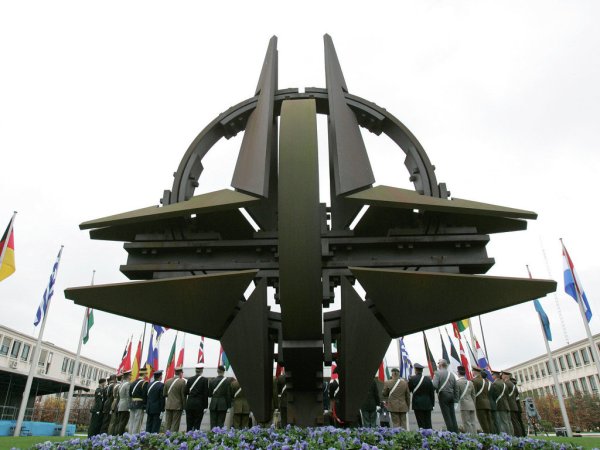Монумент НАТО