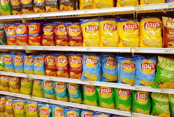 Прилавок с чипсами