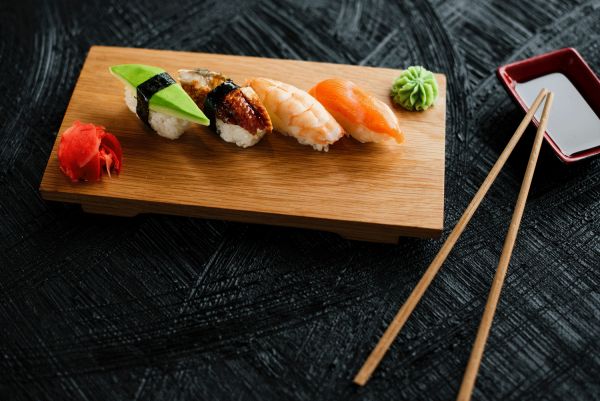 Тануки ресторан логотип