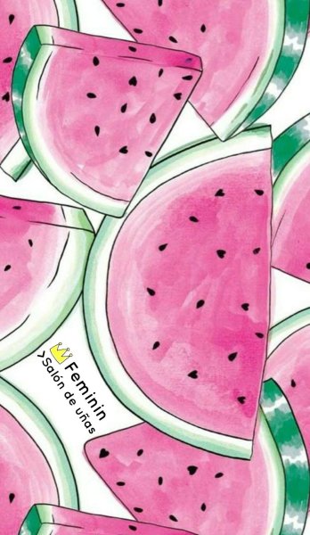 Арбуз на розовом фоне