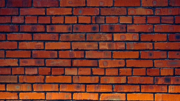 Кирпичная стена