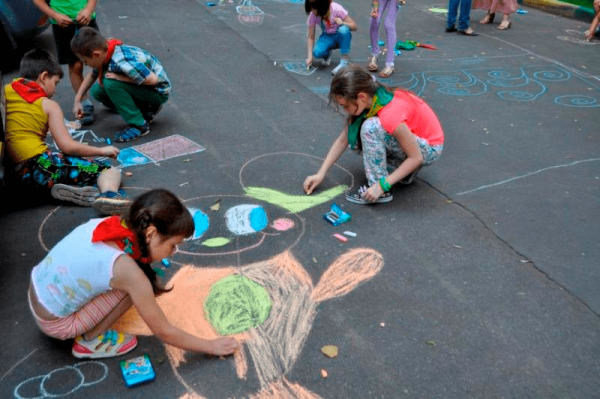 Конкурс детского рисунка на асфальте