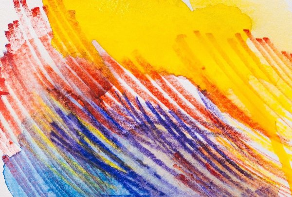 Штрихи цветными карандашами