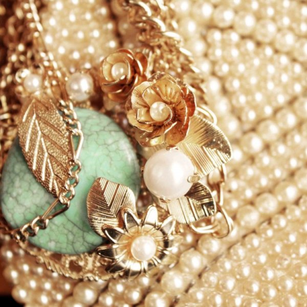 Бижутерия фон