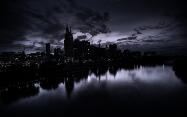 Ночной город темный