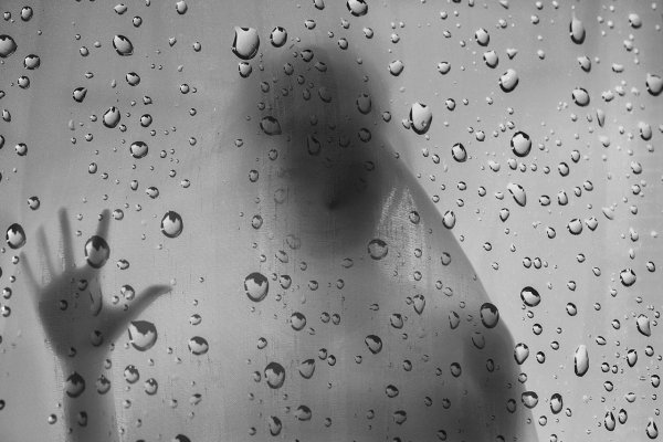 Капли на окне