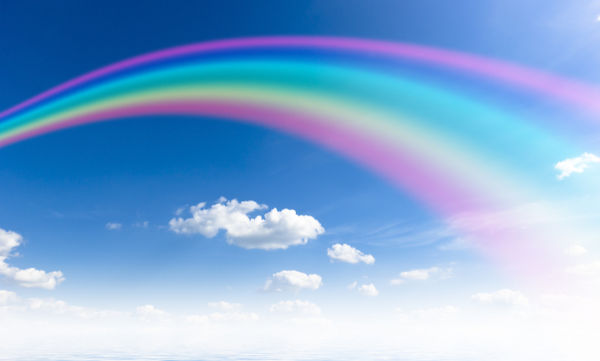 Радуга на голубом небе