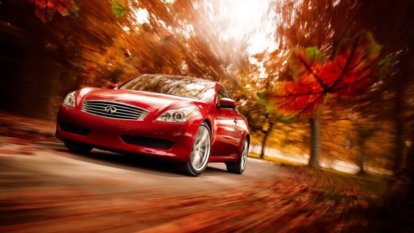 Машина на красивом фоне