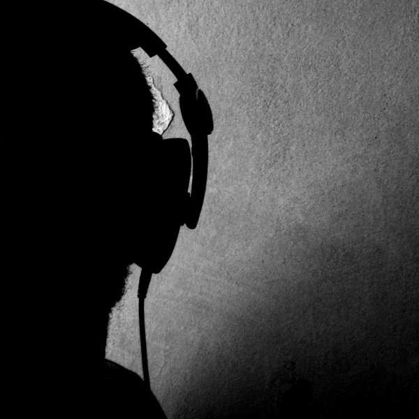 Одиночество в наушниках