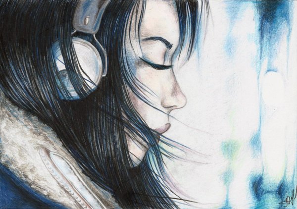 Девушка с наушниками плачет