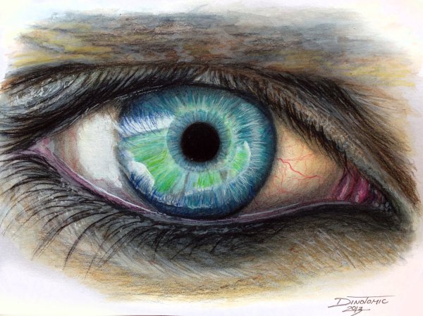 Глаз цветными карандашами